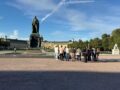 Teilnehmende der evasys-Tagung bei einer Führung auf dem Karlsruher Schlossplatz